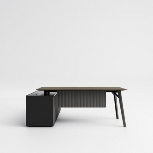 Minimalistisk Executive Desk på højt niveau